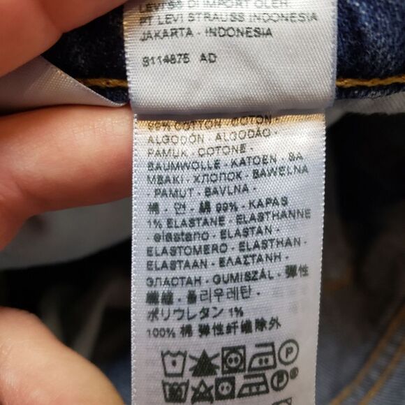 Levi 502 Jeans - Size 36 Medium wash - Picture 7 of 15